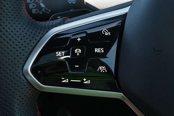 2024 Volkswagen Golf GTI 8