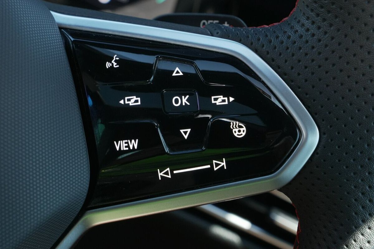 2024 Volkswagen Golf GTI 8