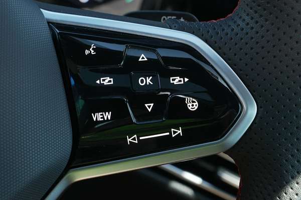 2024 Volkswagen Golf GTI 8