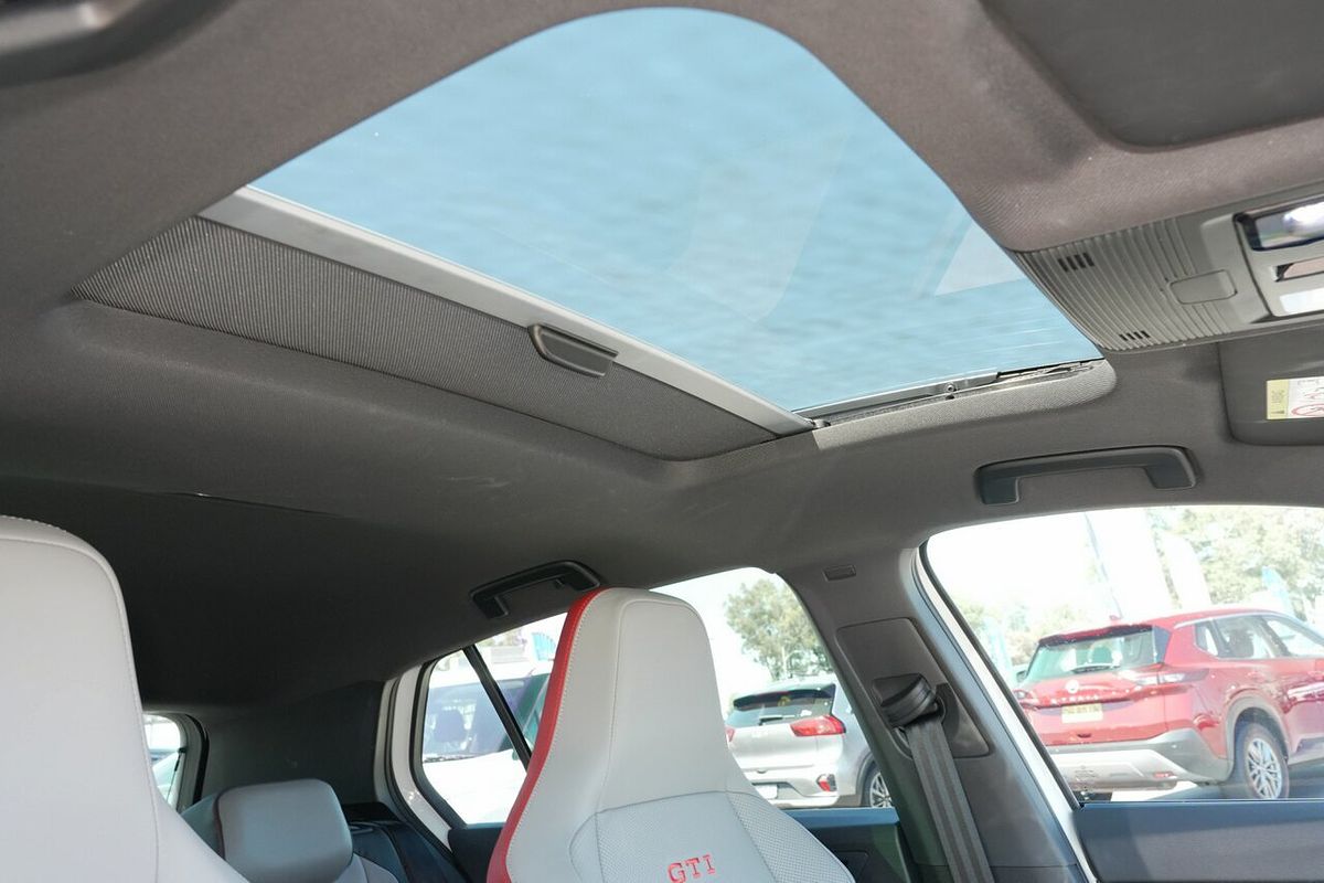 2024 Volkswagen Golf GTI 8