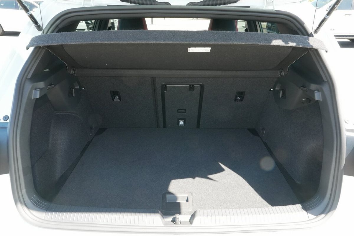 2024 Volkswagen Golf GTI 8