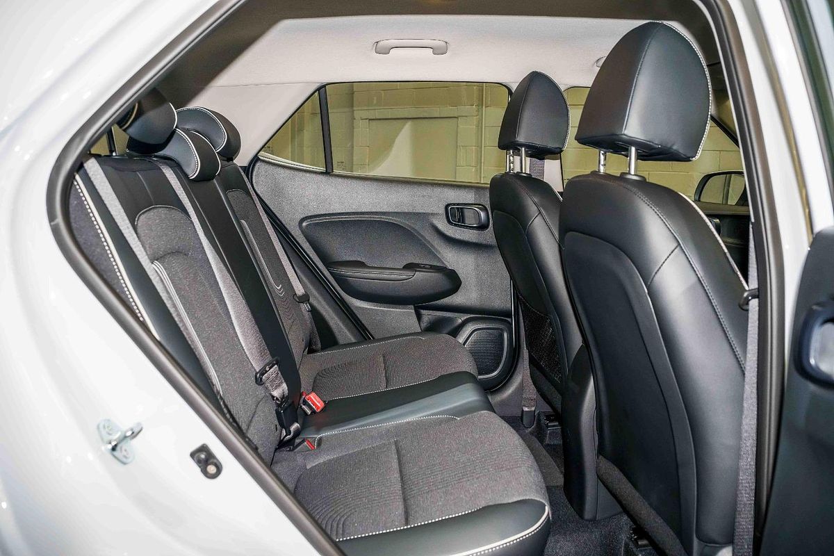 2024 Hyundai Venue Active QX.V5