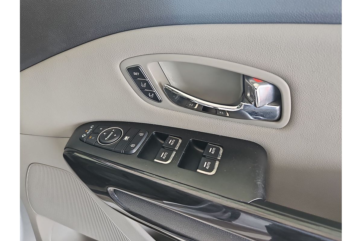 2017 Kia Carnival Platinum YP