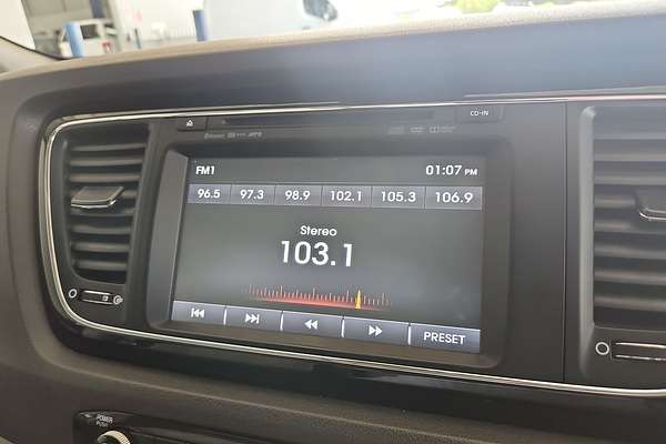 2017 Kia Carnival Platinum YP