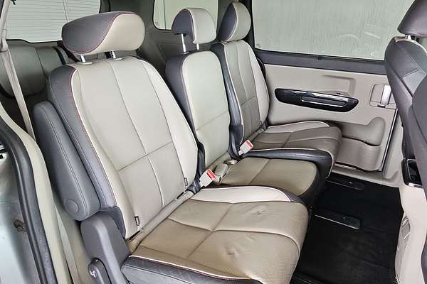 2017 Kia Carnival Platinum YP