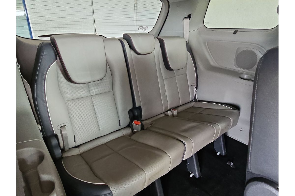 2017 Kia Carnival Platinum YP