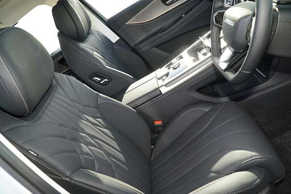 2025 Jaecoo J8 Track