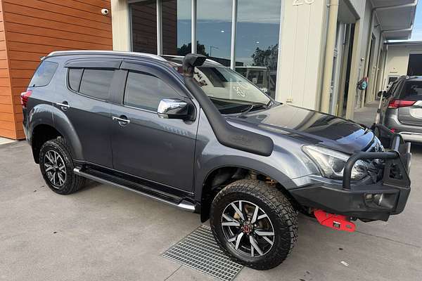 2020 Isuzu MU-X LS-T