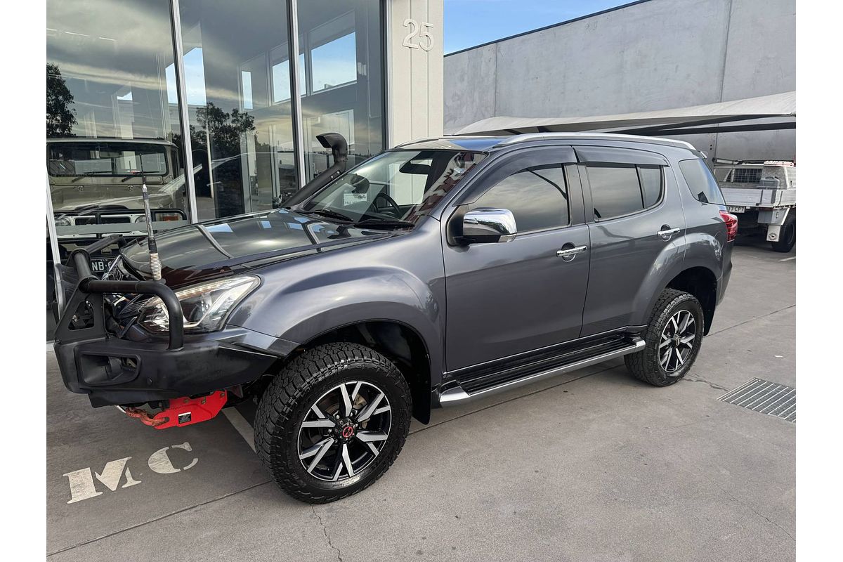 2020 Isuzu MU-X LS-T