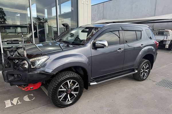 2020 Isuzu MU-X LS-T