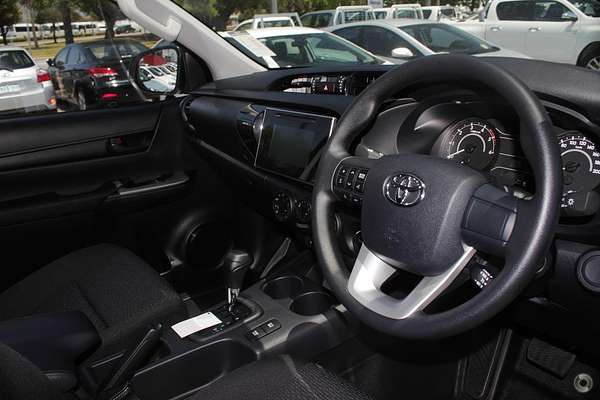 2017 Toyota Hilux Workmate GUN125R 4X4