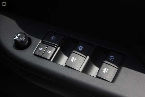 2017 Toyota Hilux Workmate GUN125R 4X4