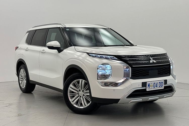 2024 Mitsubishi Outlander LS ZM