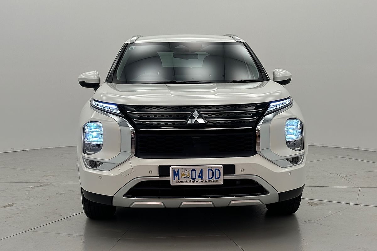 2024 Mitsubishi Outlander LS ZM