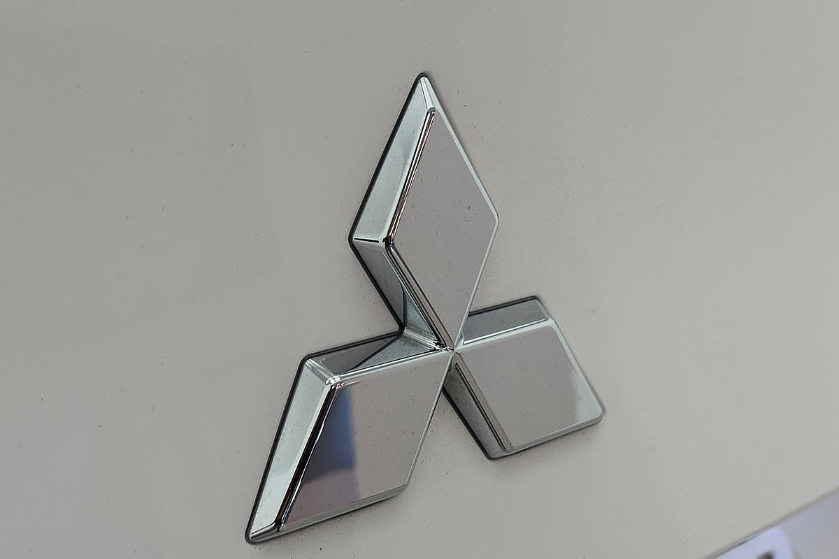 2024 Mitsubishi Outlander LS ZM