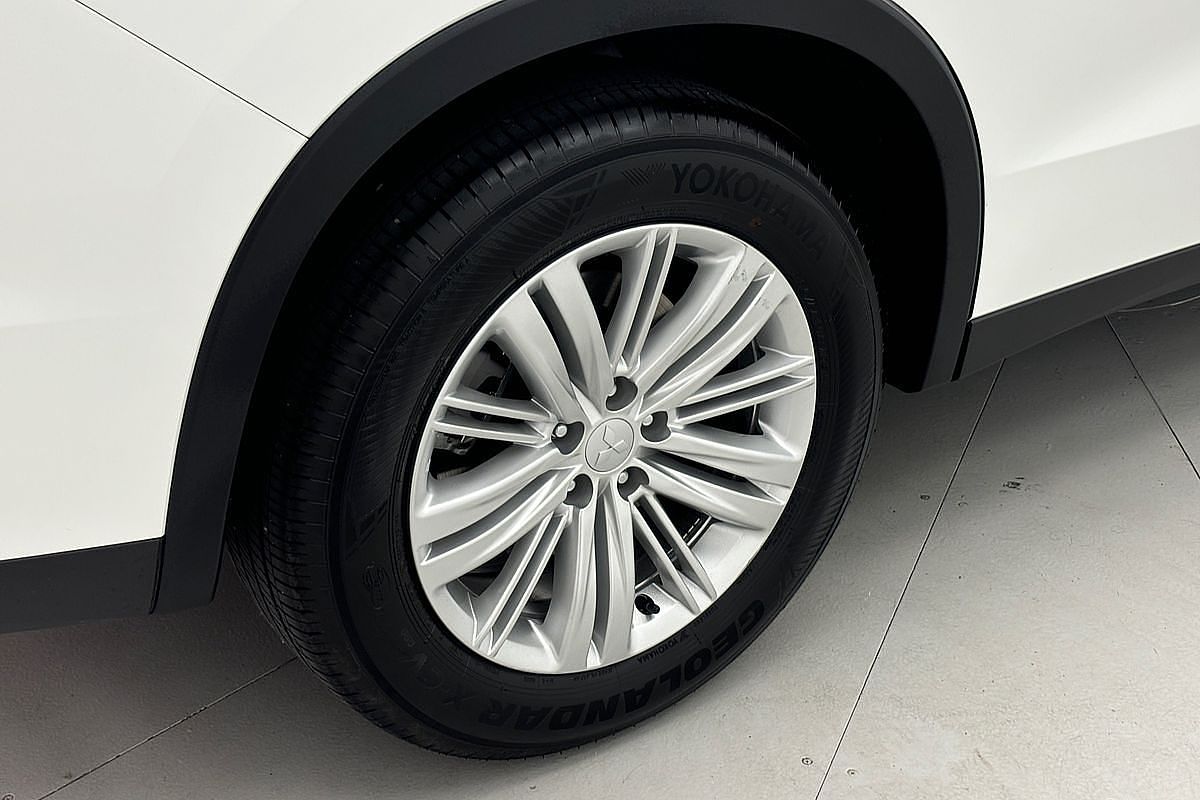 2024 Mitsubishi Outlander LS ZM