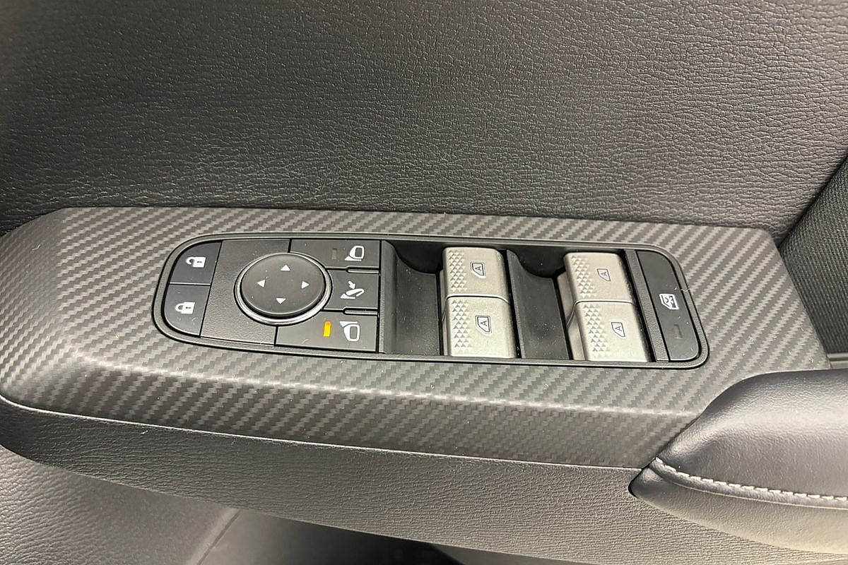 2024 Mitsubishi Outlander LS ZM