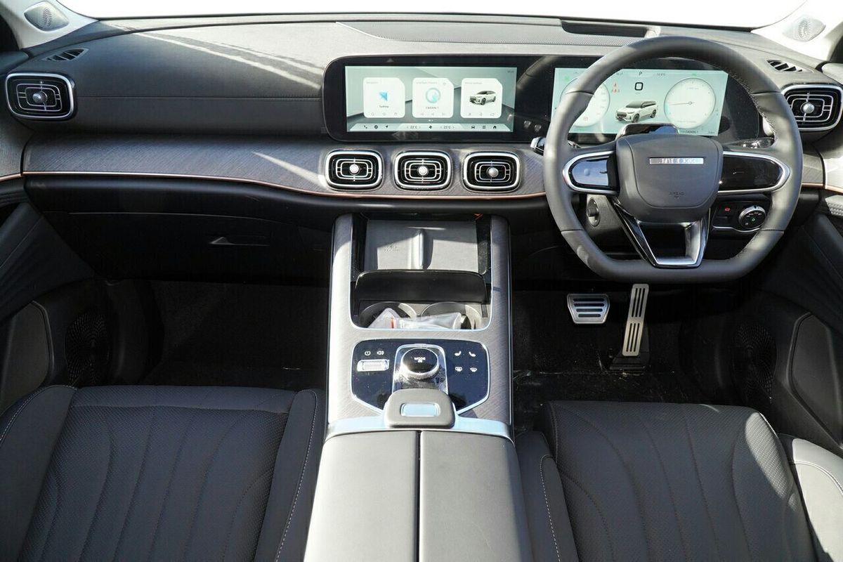 2025 Jaecoo J8 Track