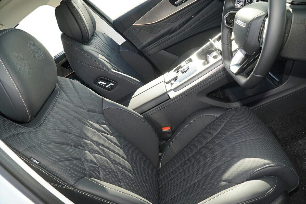 2025 Jaecoo J8 Track