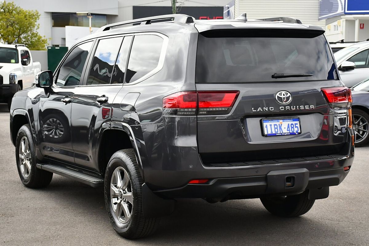2023 Toyota Landcruiser Sahara FJA300R