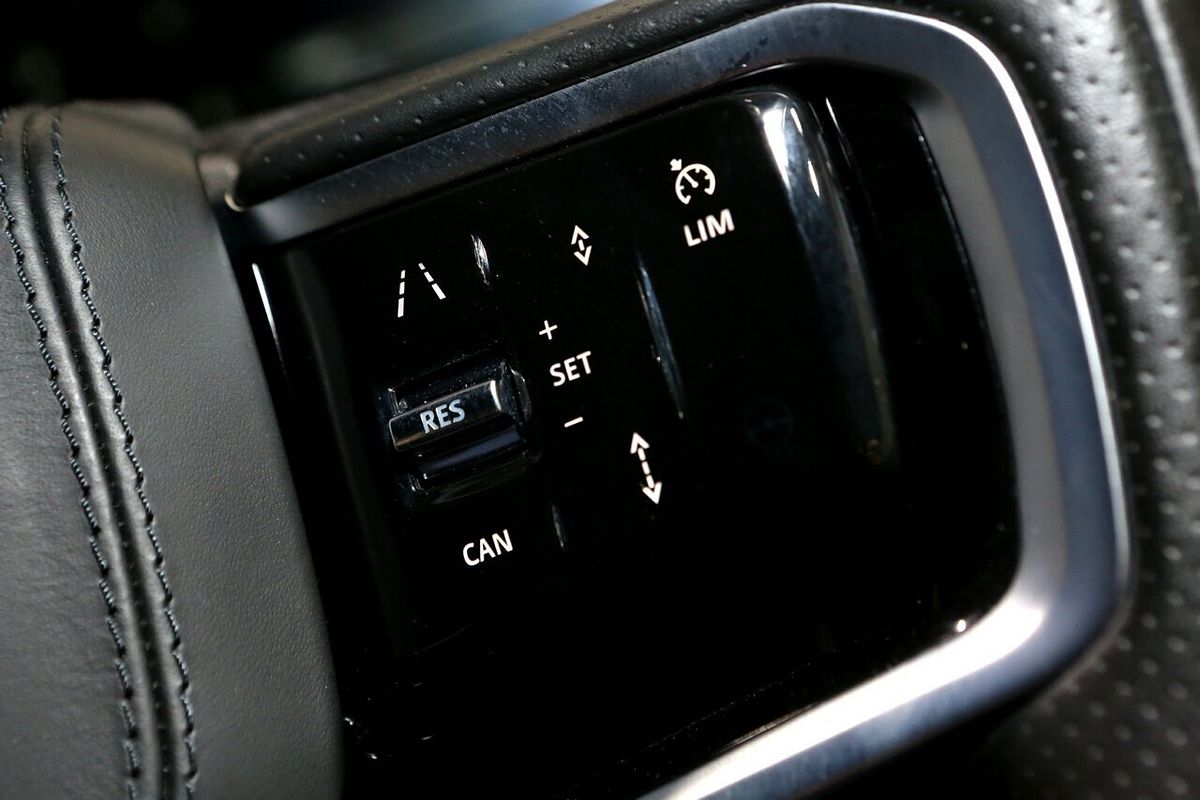 2022 Land Rover Range Rover Evoque P250 R-Dynamic SE L551