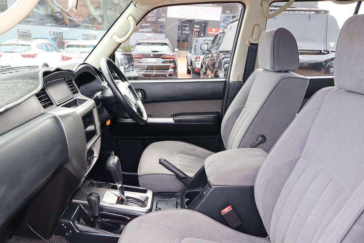 2010 Nissan Patrol ST GU 7