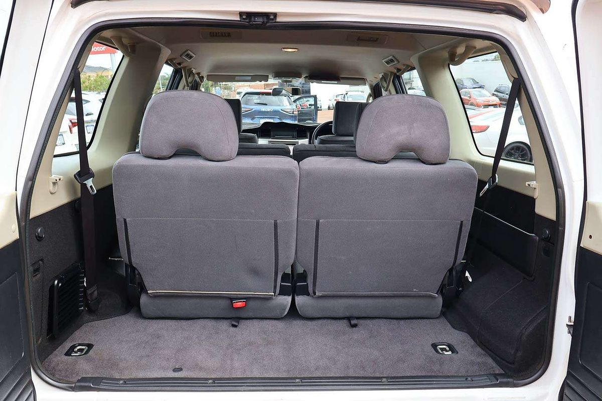 2010 Nissan Patrol ST GU 7