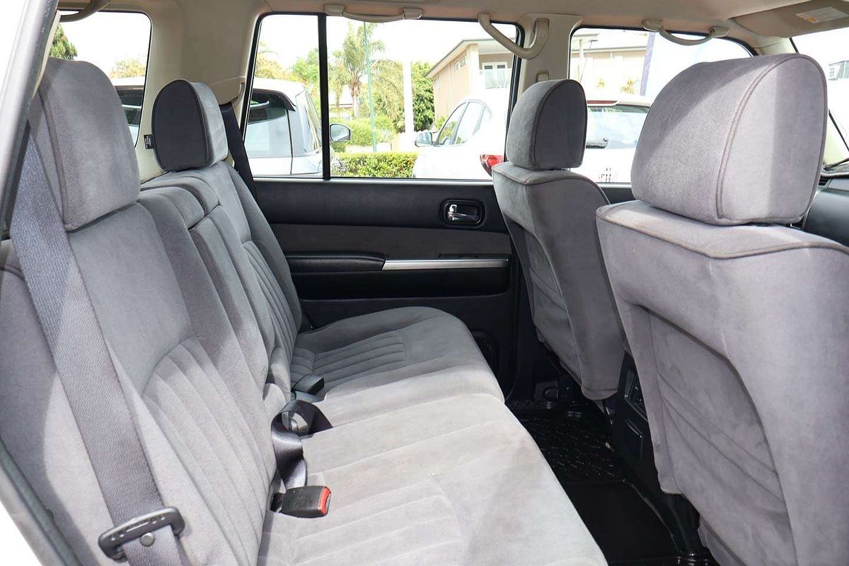 2010 Nissan Patrol ST GU 7