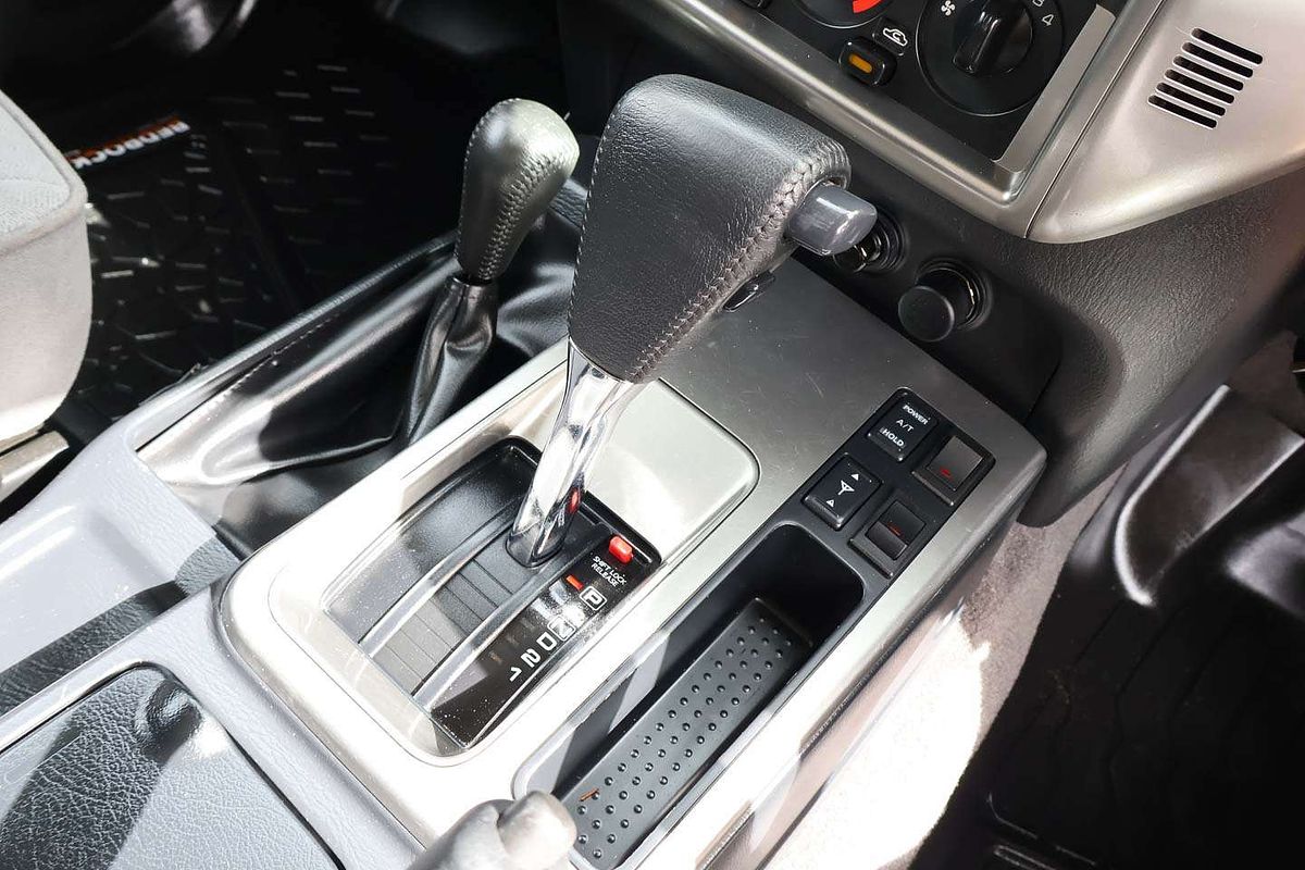 2010 Nissan Patrol ST GU 7