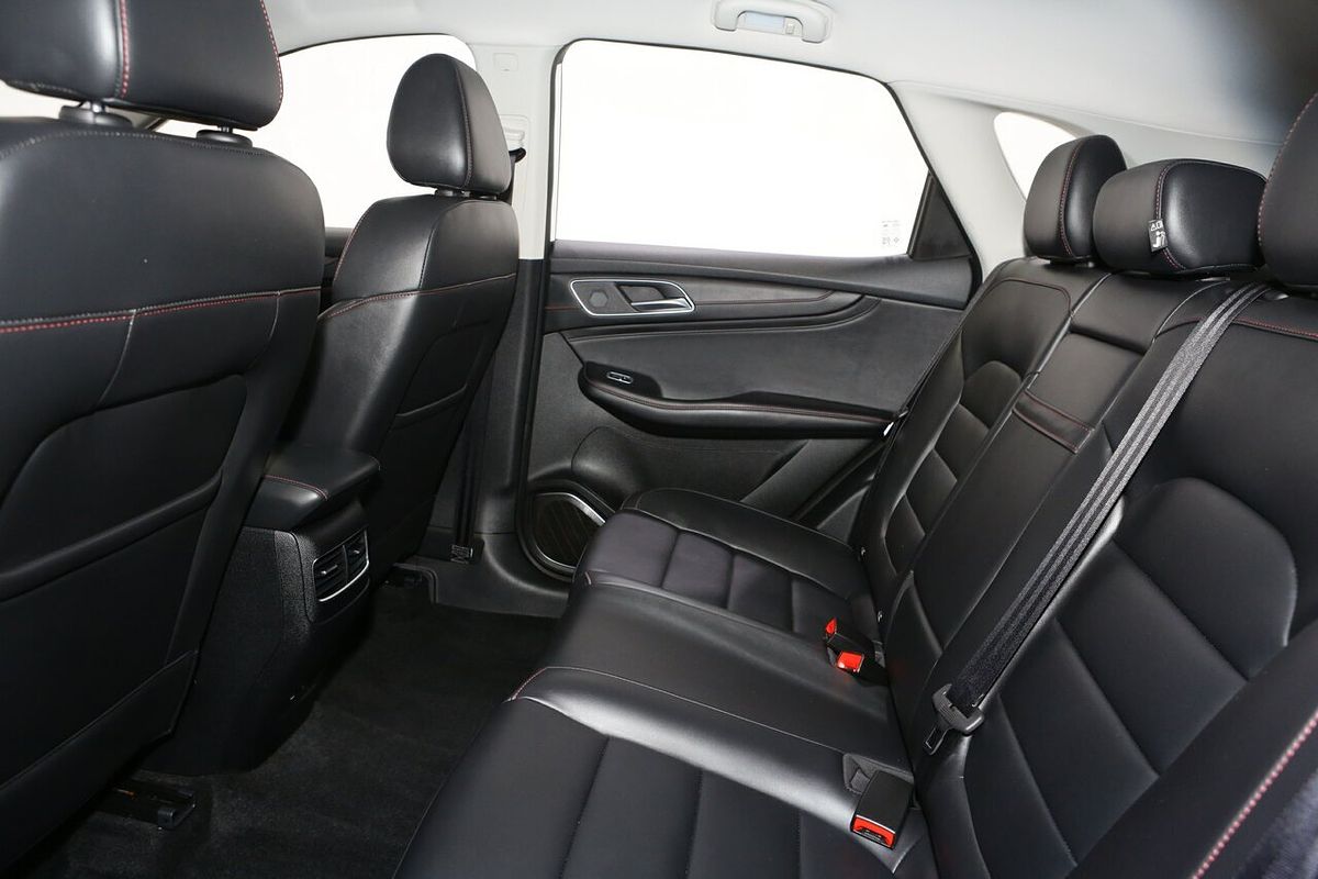 2024 MG HS Vibe SAS23