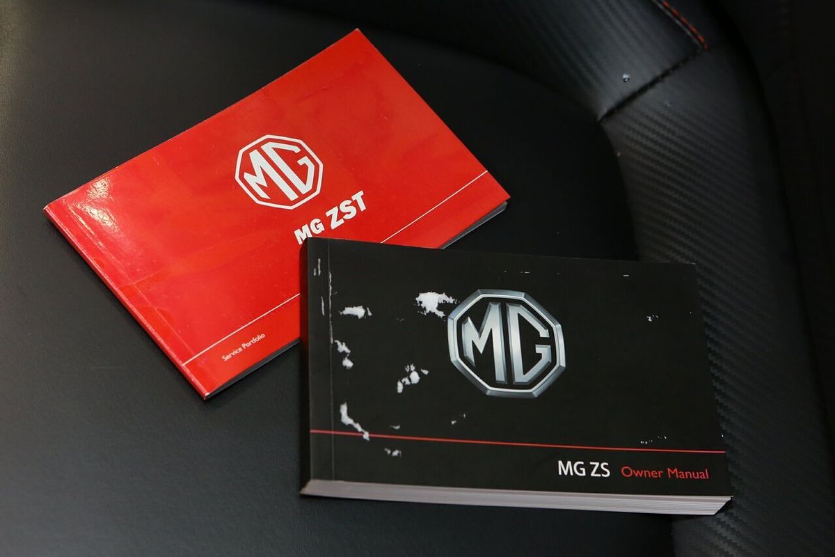 2023 MG ZST Essence