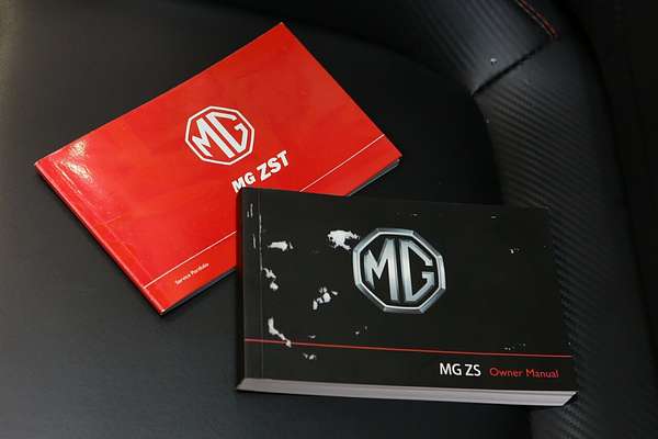 2023 MG ZST Essence