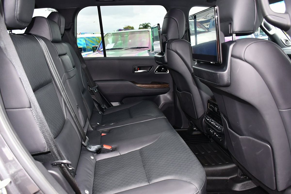 2023 Toyota Landcruiser Sahara FJA300R