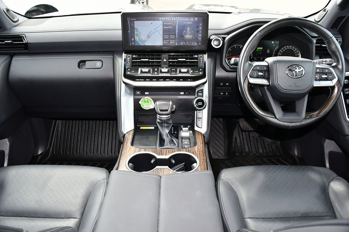 2023 Toyota Landcruiser Sahara FJA300R