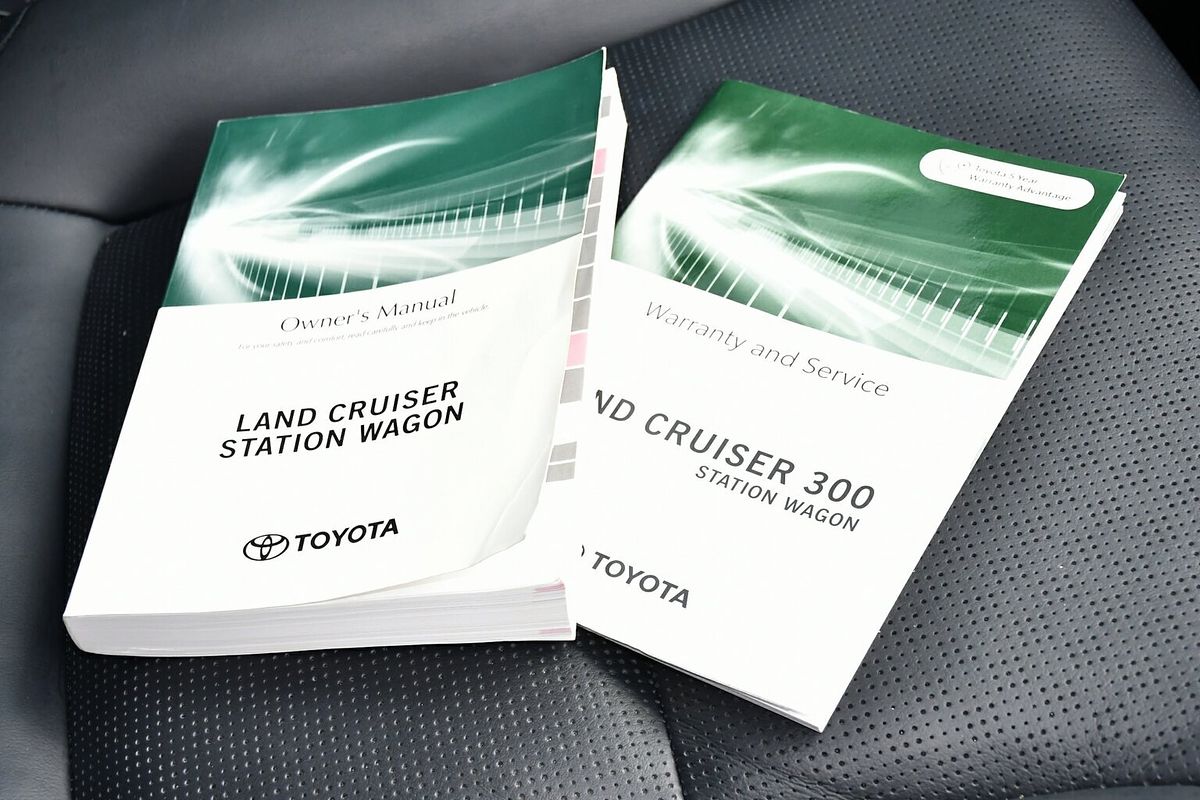 2023 Toyota Landcruiser Sahara FJA300R