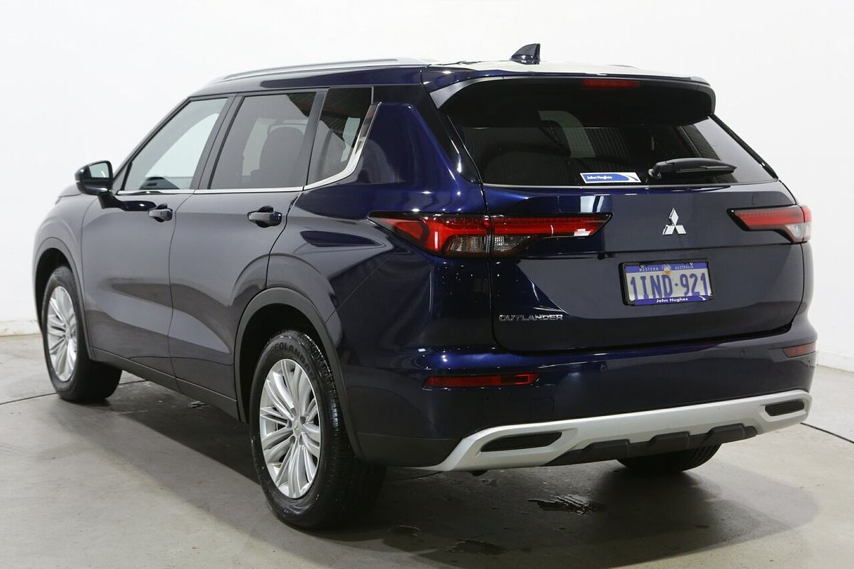 2024 Mitsubishi Outlander LS ZM