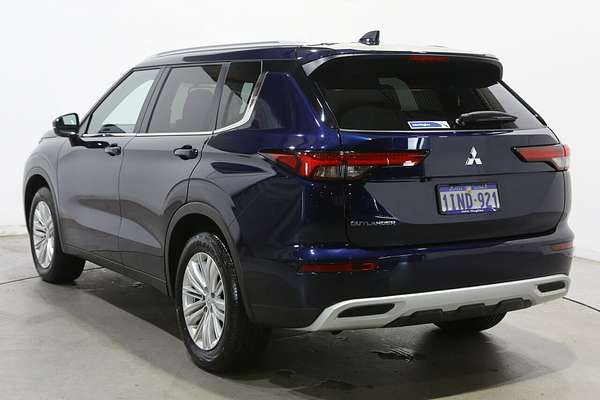 2024 Mitsubishi Outlander LS ZM