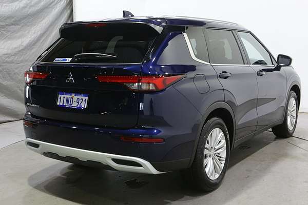 2024 Mitsubishi Outlander LS ZM