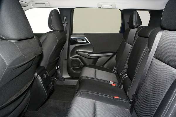 2024 Mitsubishi Outlander LS ZM