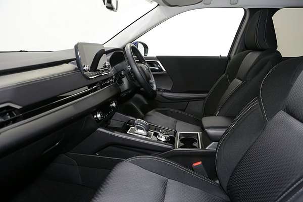 2024 Mitsubishi Outlander LS ZM