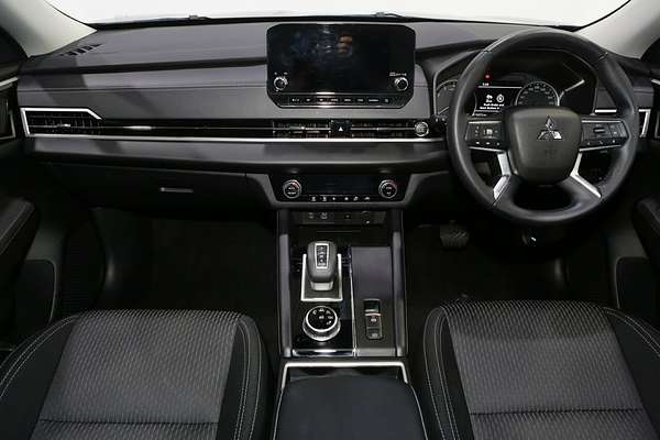 2024 Mitsubishi Outlander LS ZM