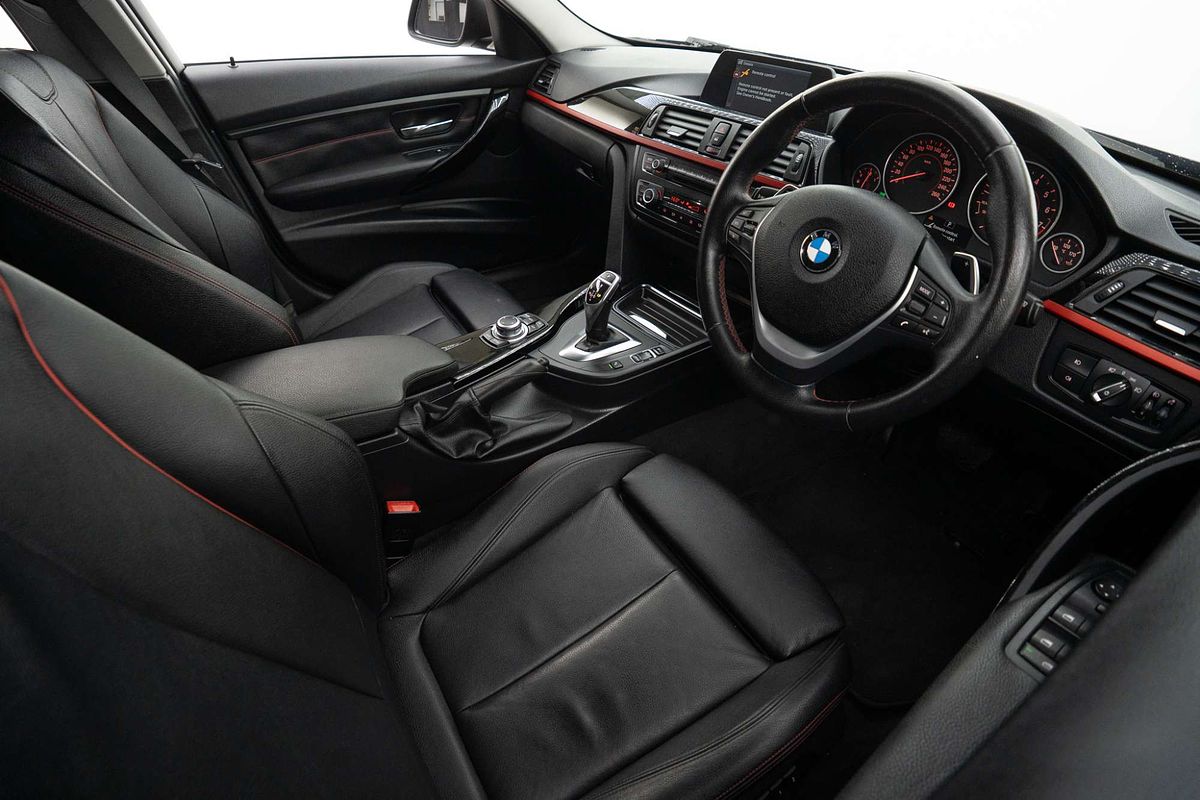 2012 BMW 3 Series 320i F30