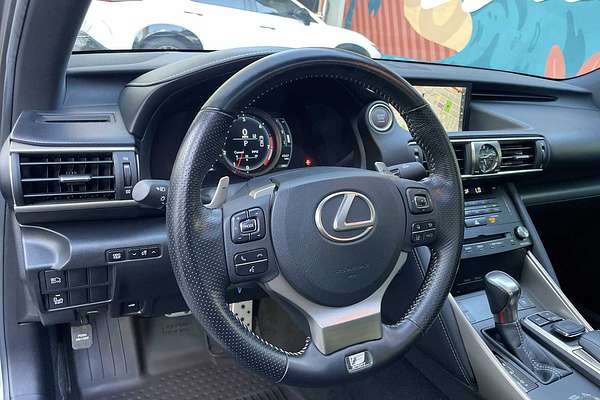 2017 Lexus IS