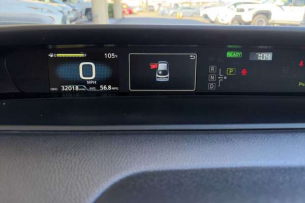 2022 Toyota Prius LE