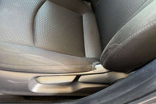 2022 Toyota Prius LE