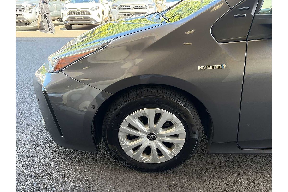 2022 Toyota Prius LE