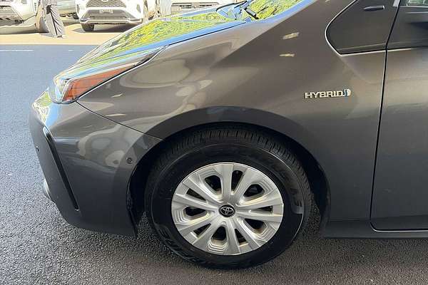 2022 Toyota Prius LE