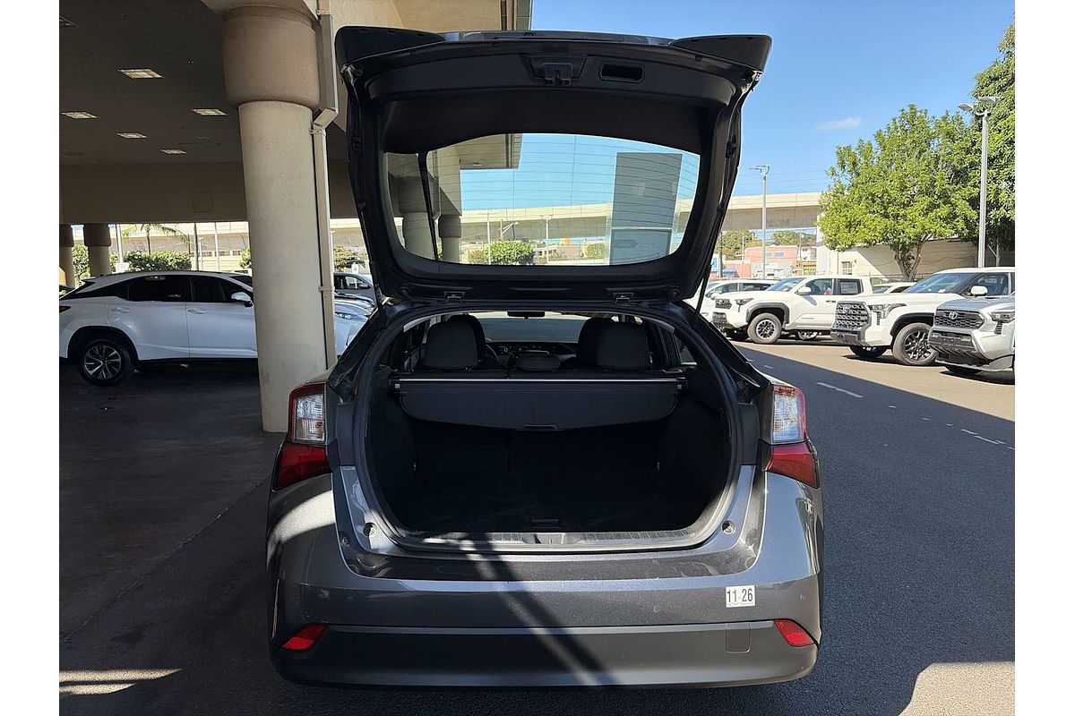 2022 Toyota Prius LE