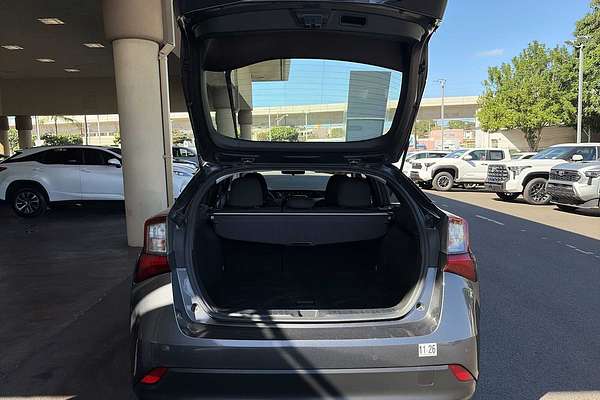 2022 Toyota Prius LE