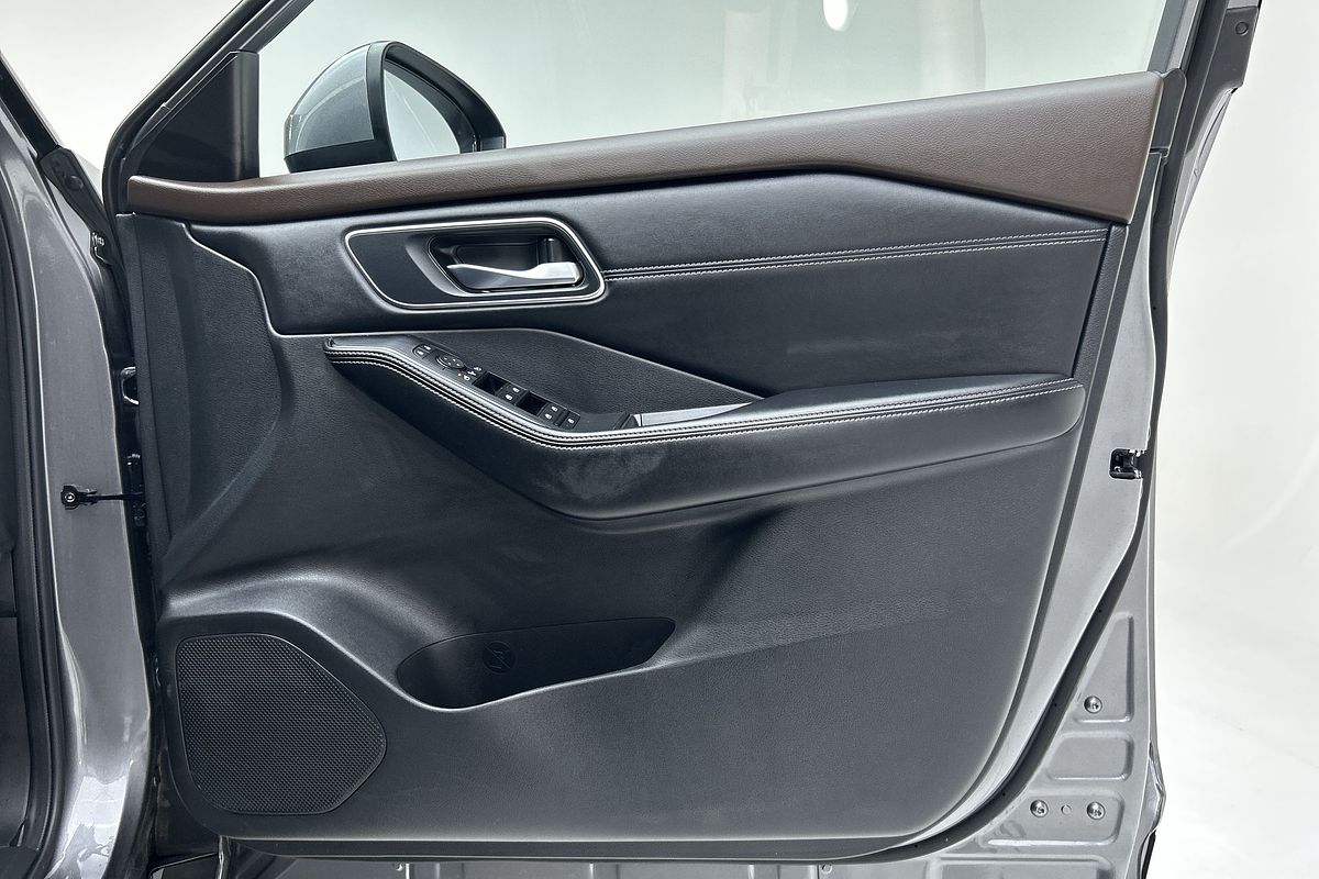 2023 Nissan X-TRAIL ST-L T33